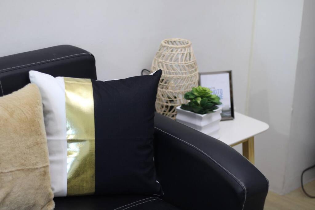 Huge A2J Executive Luxury 1Br Suite Near Abs Cbn, Gma Манила Экстерьер фото